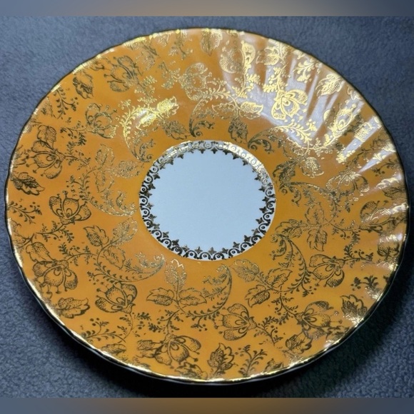 VINTAGE ELIZABETHAN FLORAL GOLD CUP AND SAUCER FINE BONE CHINA 3" Numbered - Picture 4 of 11